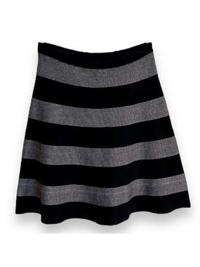 Spense Black & White Mini Skirt Black Thick Sweater Material Women’s Size Small